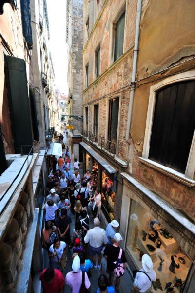 Venetian Apartments Exterior photo